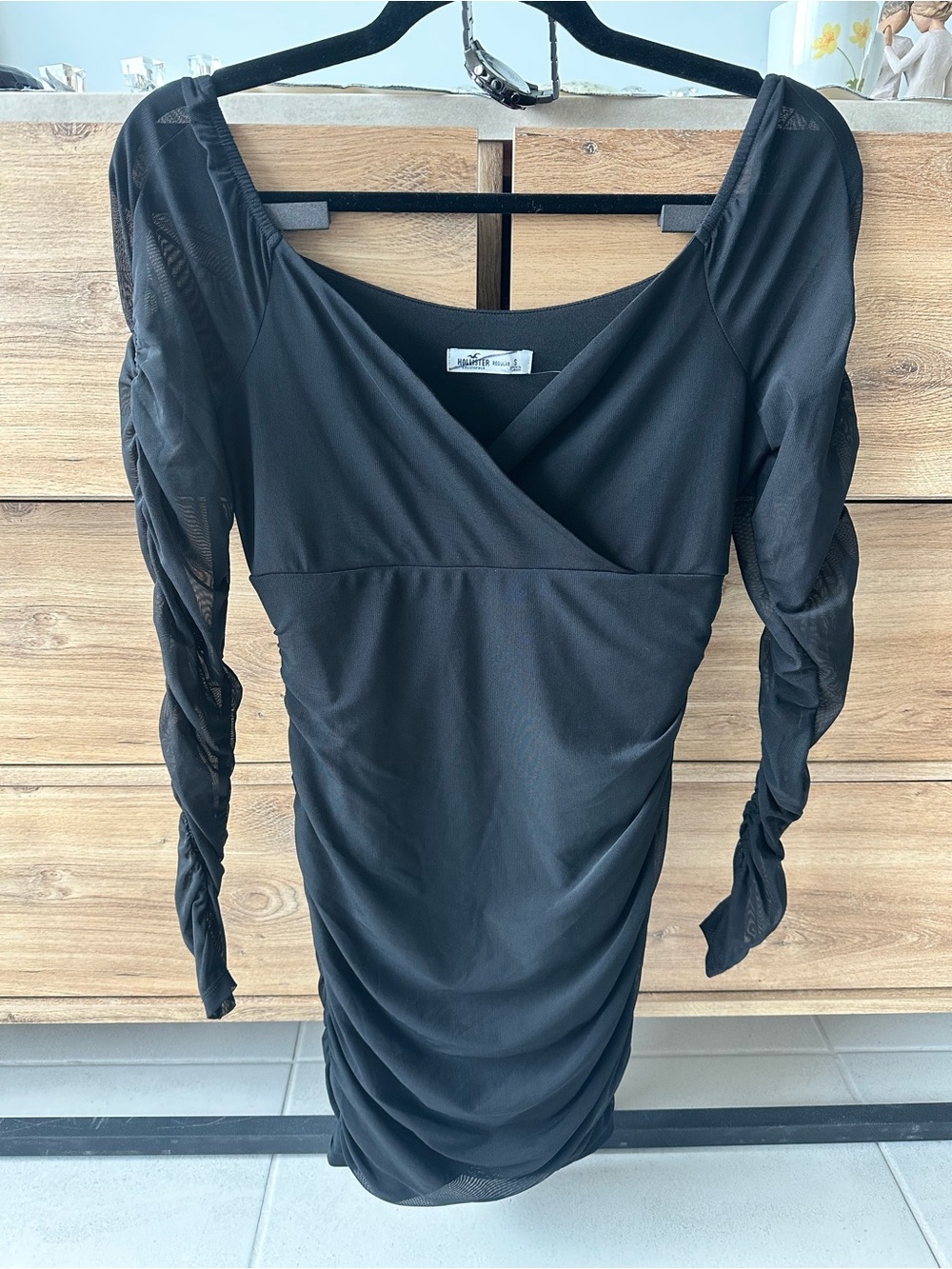 Hollister Black Ruched Long Sleeve Midi Dress NWOT - Never Worn